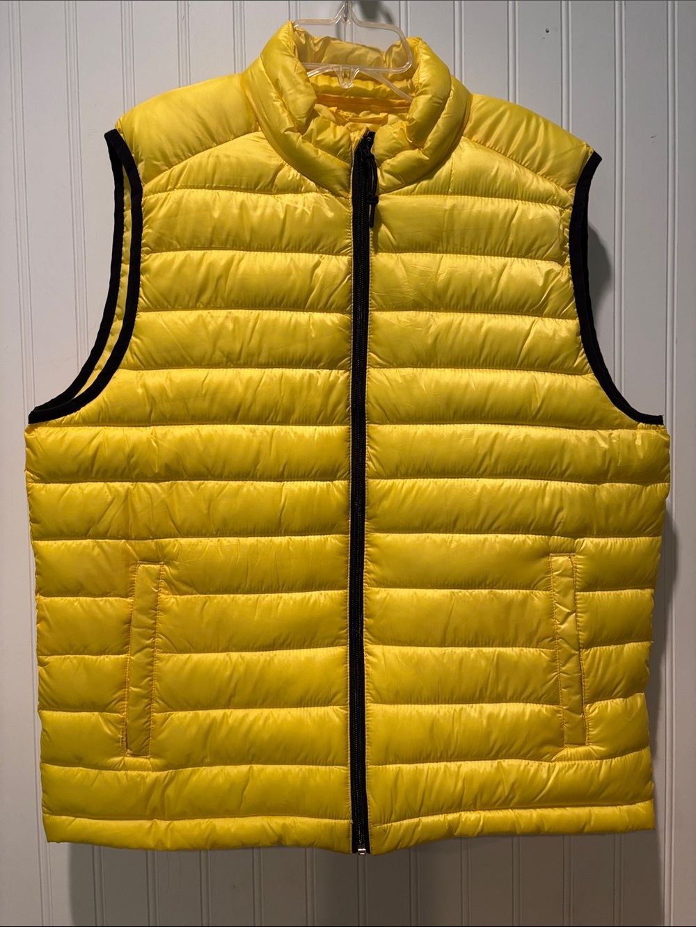 Aeropostale Polyester Men’s Yellow Quilted Puffer Vest Size M